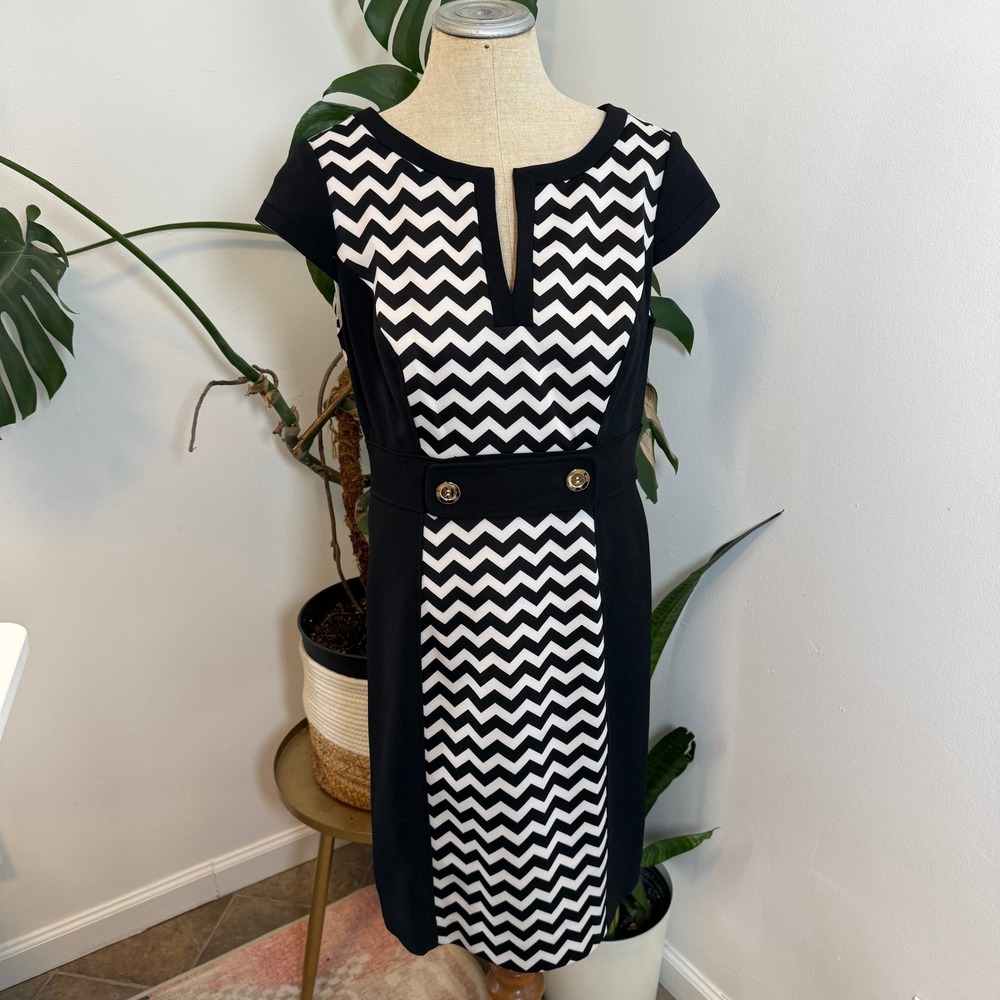 Sandra Darren Sheath Dress Womens 8 Black White Chevron Cap Sleeve Workwear Chic
